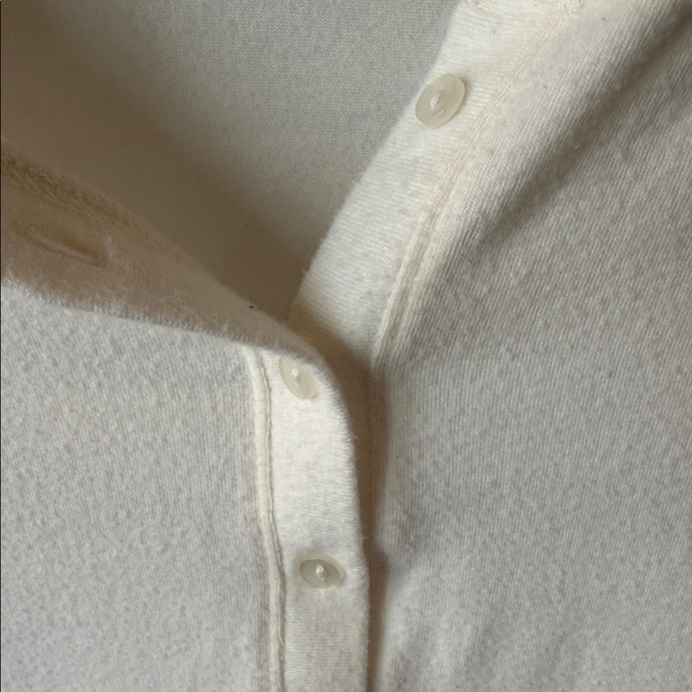 Abercrombie & Fitch Women’s  Cream Lounge Top - Picture 3 of 8